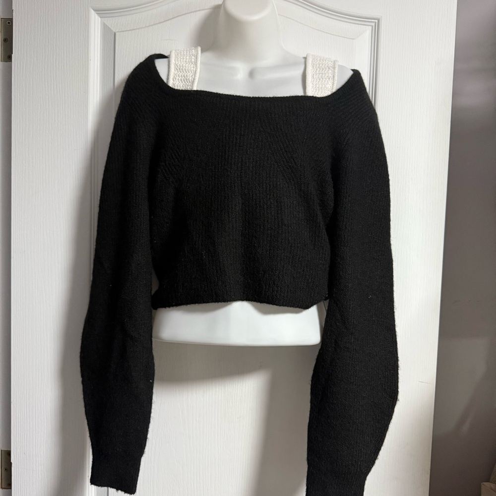 H&M cropped off the shoulder sweater in Black